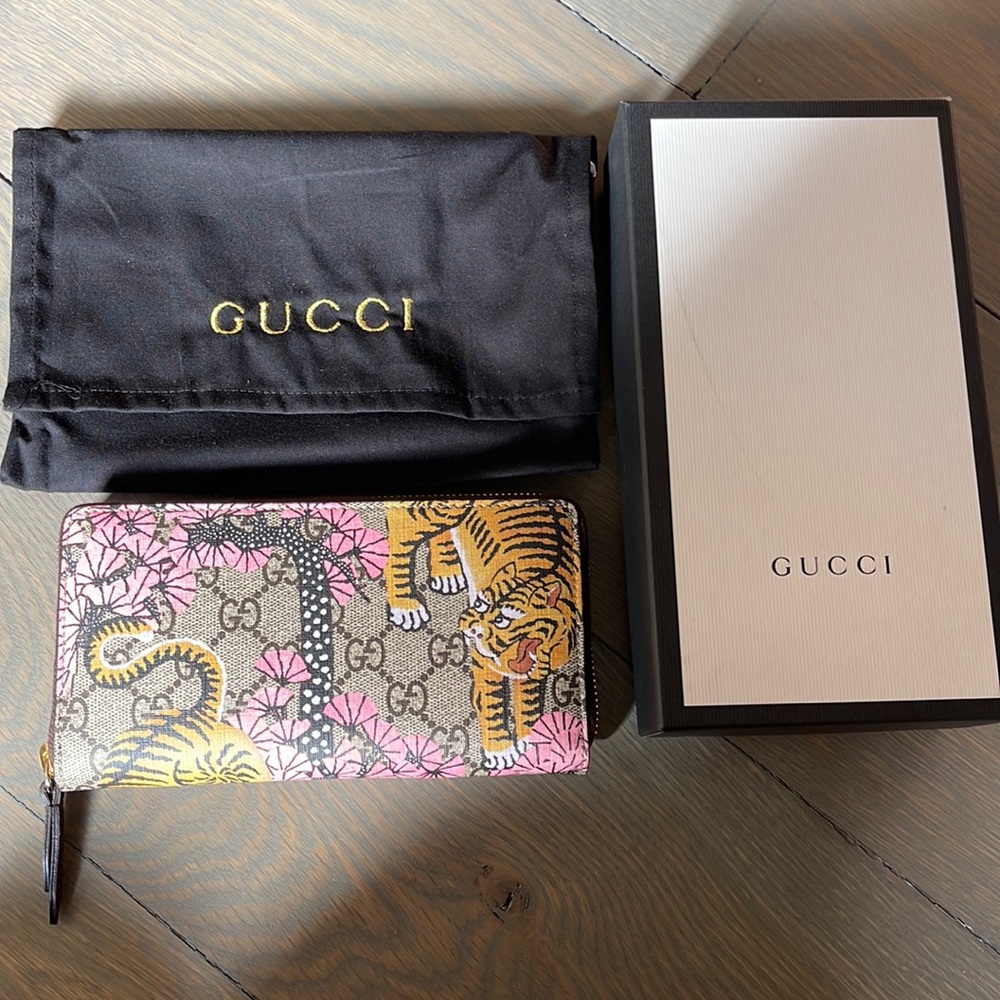 Gucci Limited Edition Bengal zip around wallet